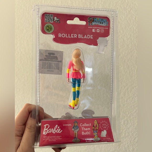 World’s Smallest Barbie Roller Blade Doll, Collectable- NWT - Picture 3 of 7